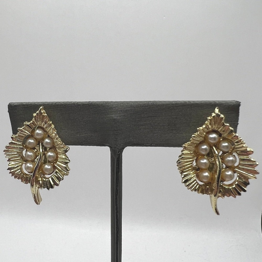 Vintage Leaf Clip On Earrings Faux Pearl Gold Tone
